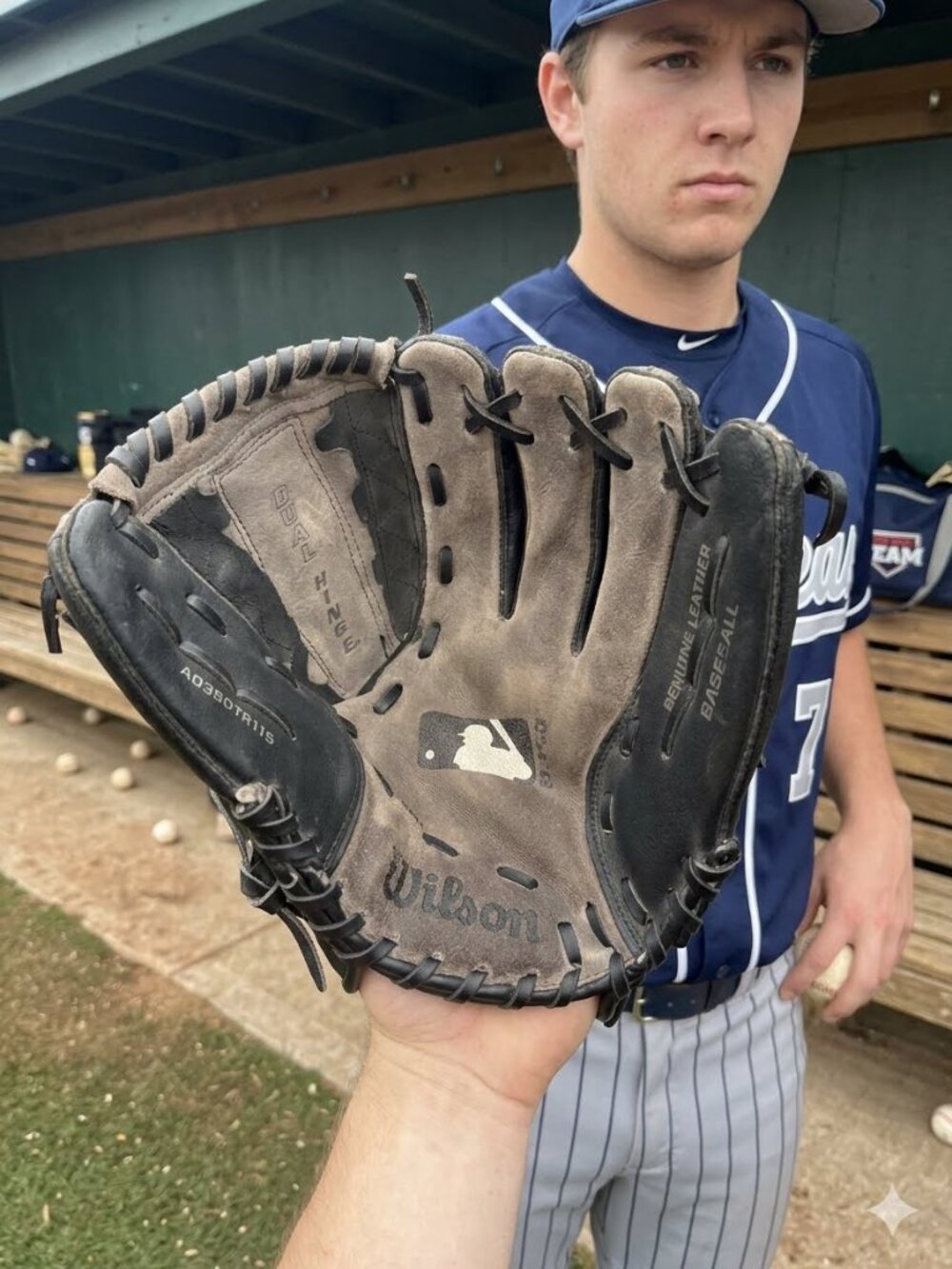 Wilson A350 11.5" Baseball Glove - Right Hand Throw (A0350TR115) Black& Gray EUC